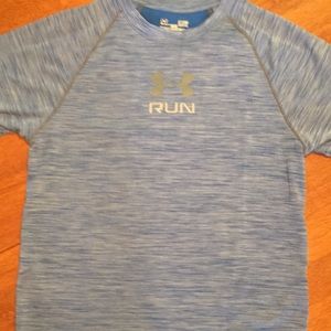 Men’s size S Inder Armour fitted dry fit T.